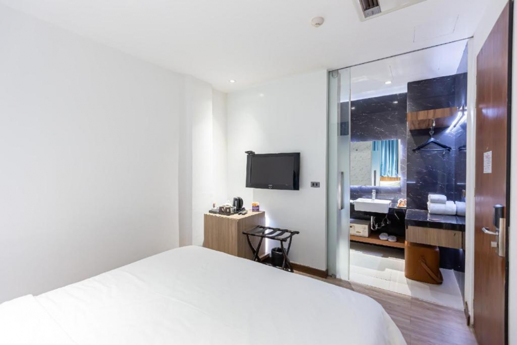 Uno Express Asoke Sukhumvit Bangkok 28/67