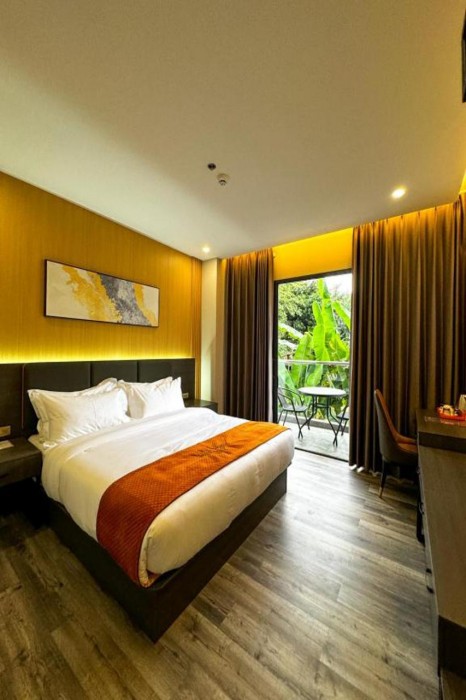 Venus Royale Hotel 10/63