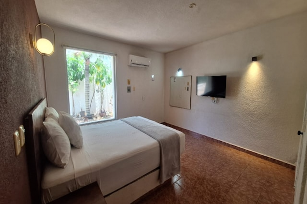 OYO Hotel Rolovi Cancun 13/60