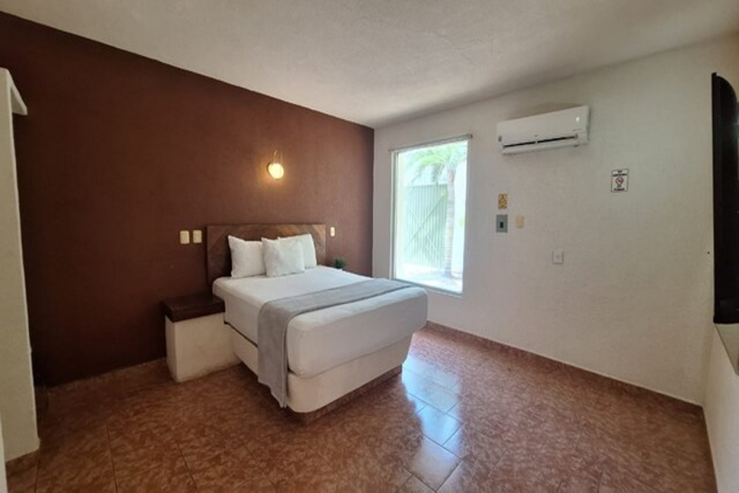 OYO Hotel Rolovi Cancun 9/60