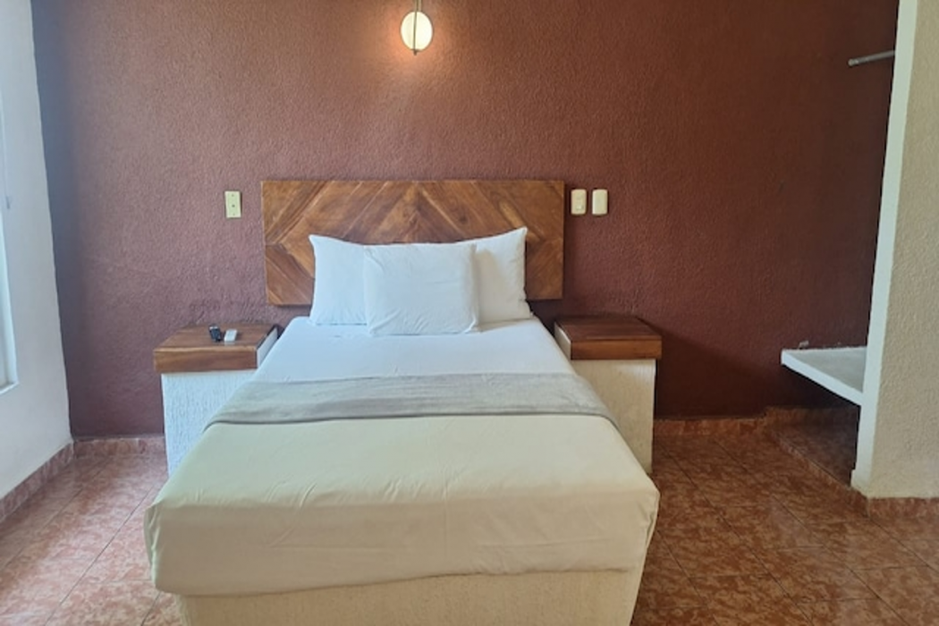 OYO Hotel Rolovi Cancun 15/60