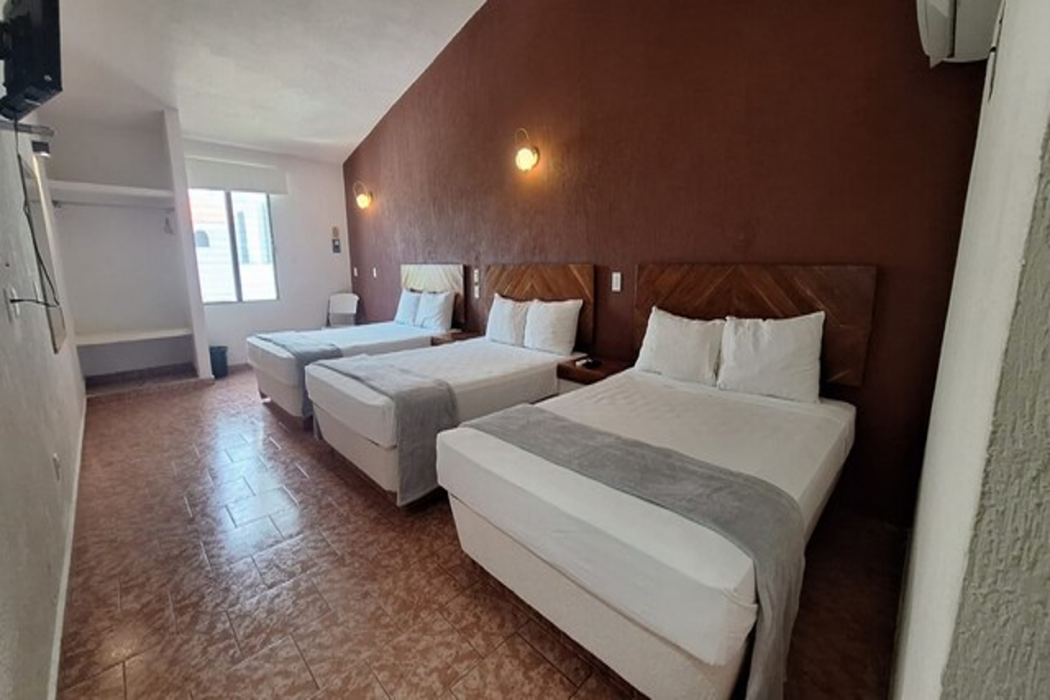 OYO Hotel Rolovi Cancun 14/60