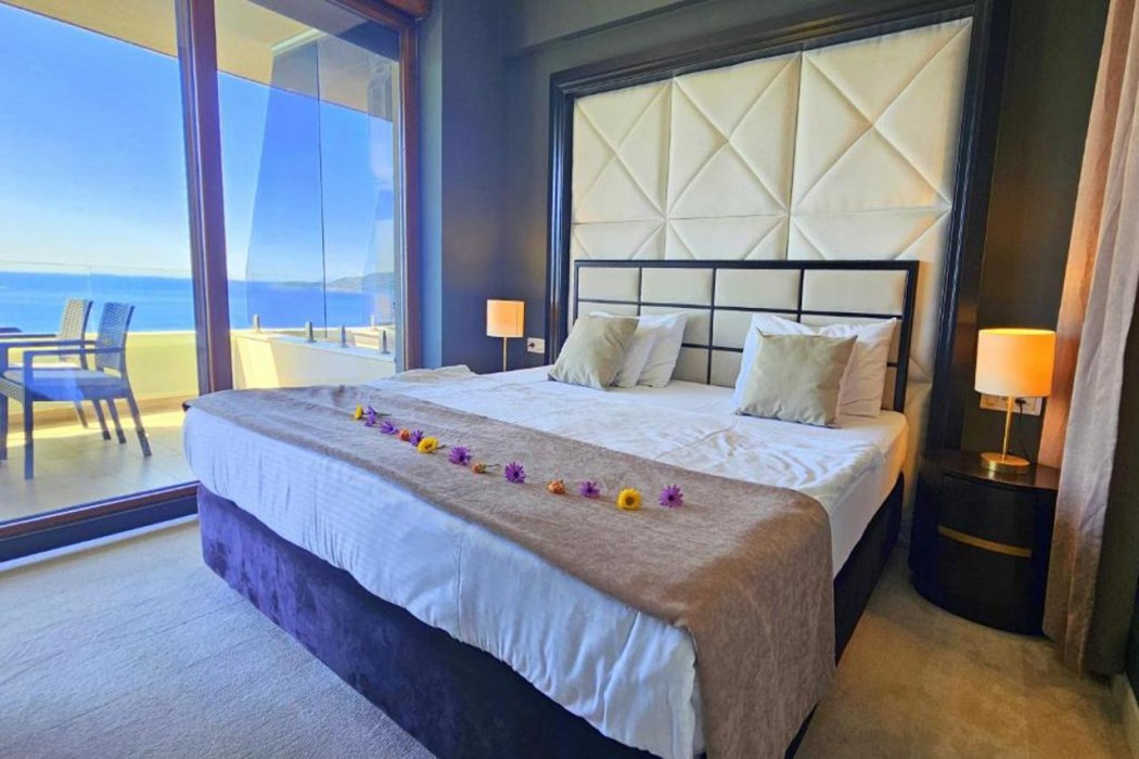 Royalis Suites 10/32