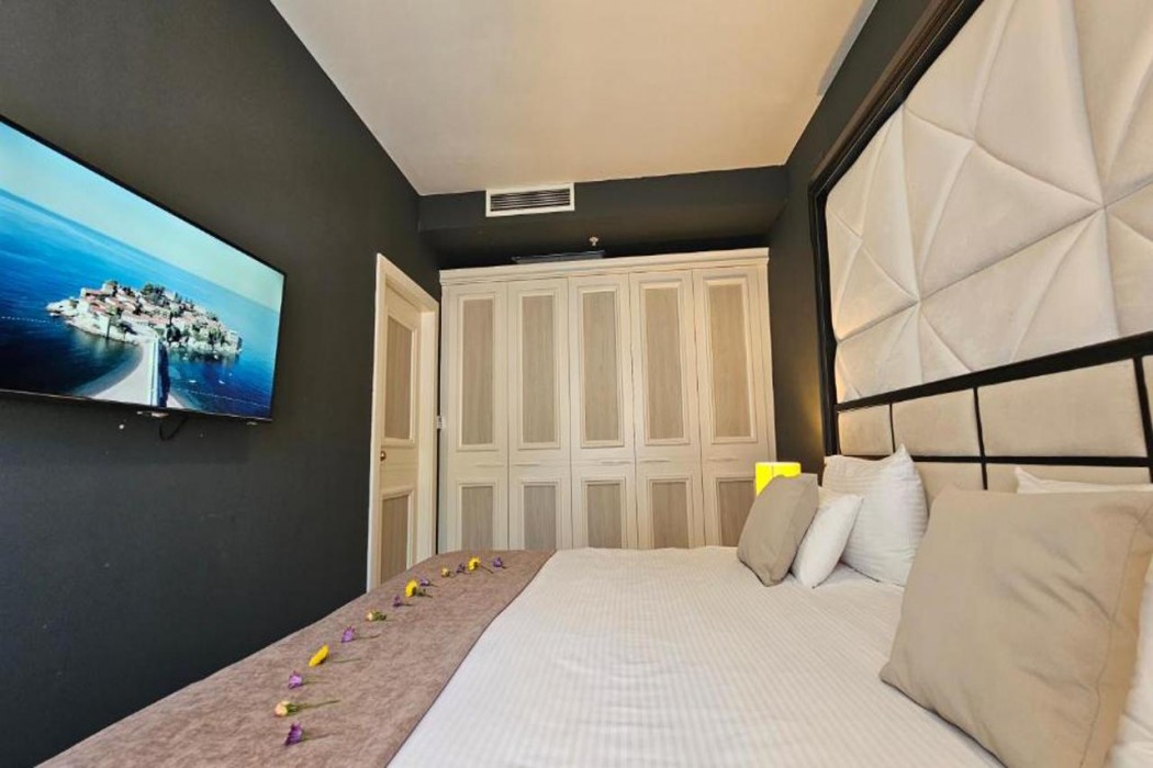 Royalis Suites 18/32