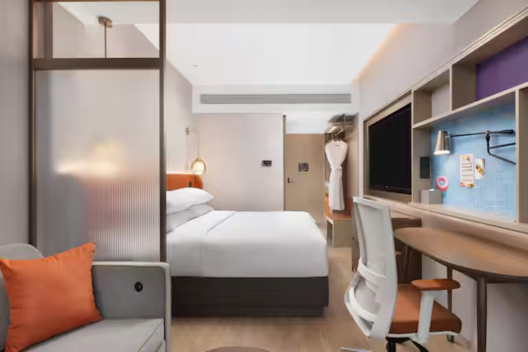 Home2 Suites by Hilton Harbin Central Street 7/11