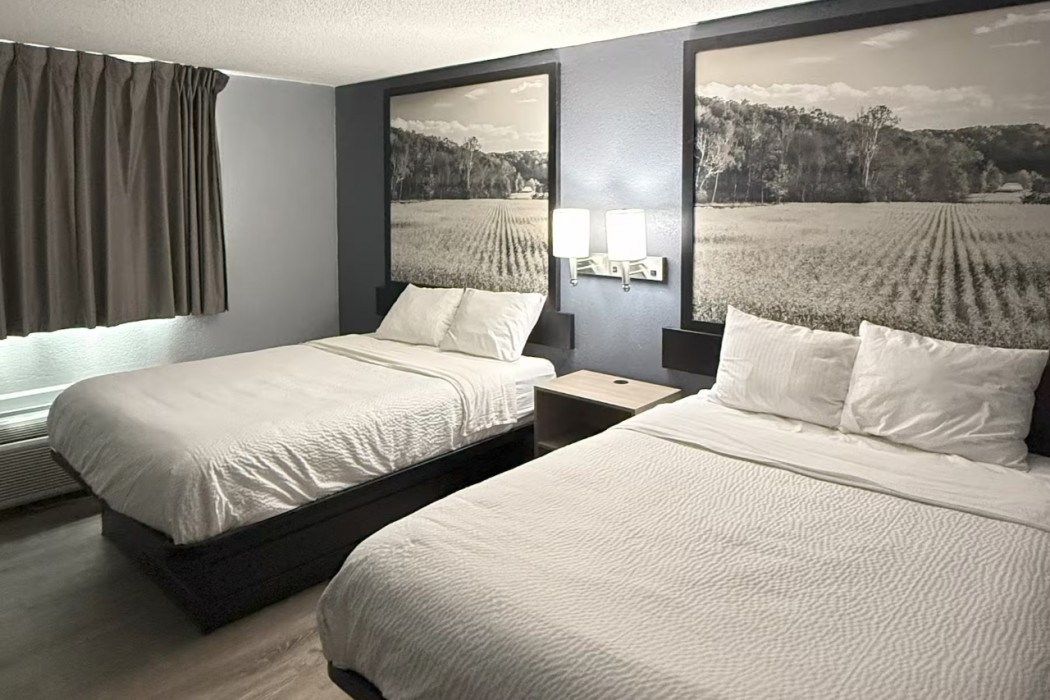 Super 8 by Wyndham Fort Wayne 18/58