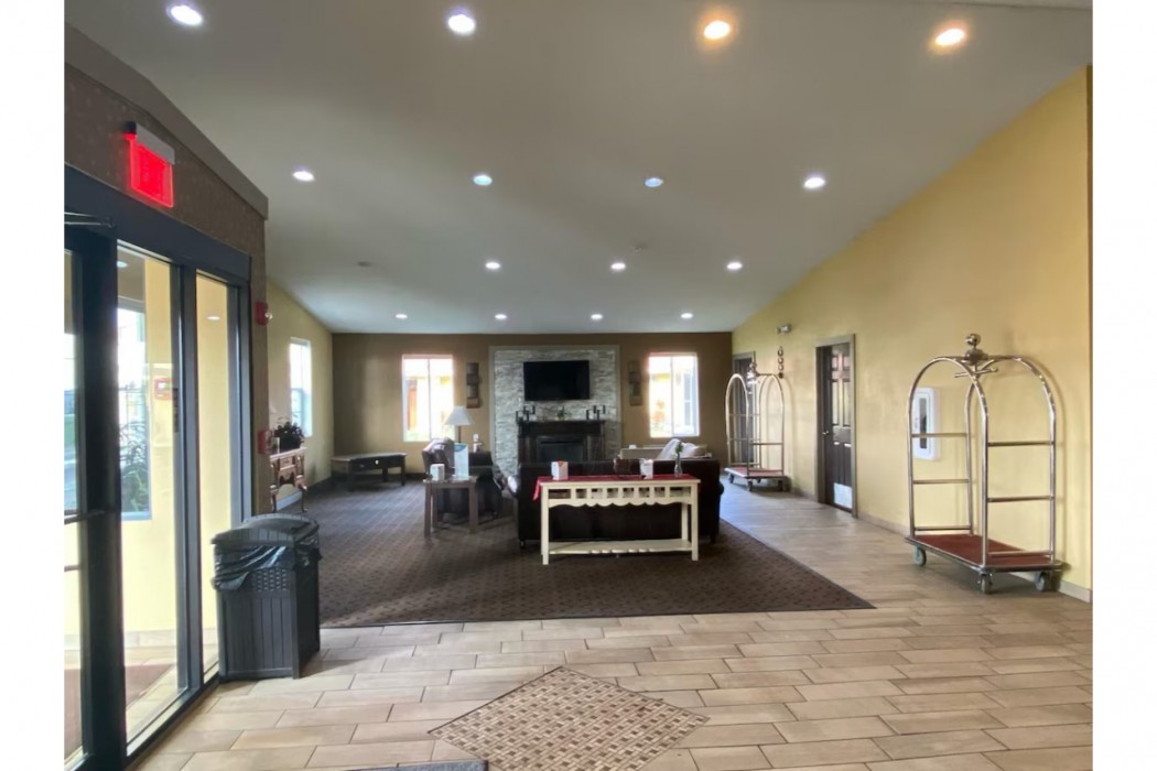 Super 8 by Wyndham Fort Wayne 6/58