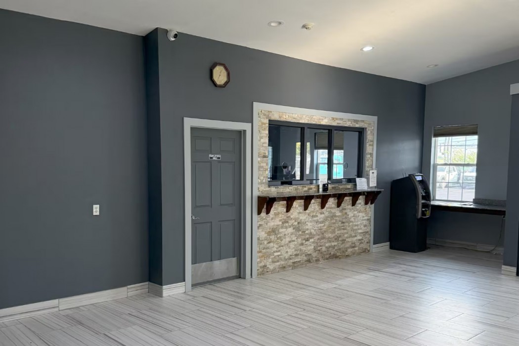 Super 8 by Wyndham Fort Wayne 4/58