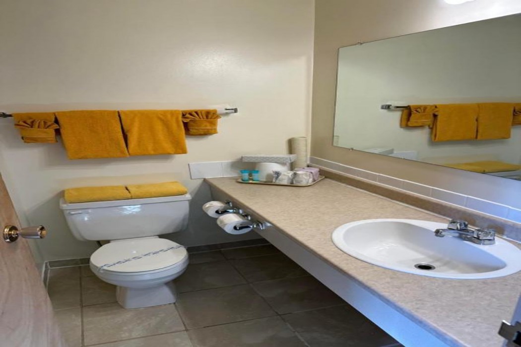 Travelodge by Wyndham Chetwynd 12/42