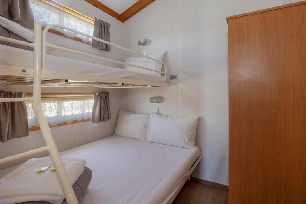 Room at Reflections Holiday Parks Lake Burrendong, Mumbil