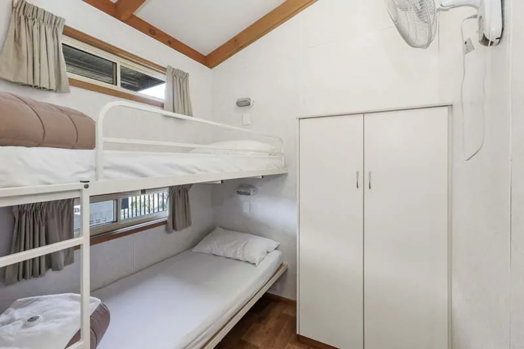 Room at Reflections Holiday Parks Mookerawa Waters, Mookerawa