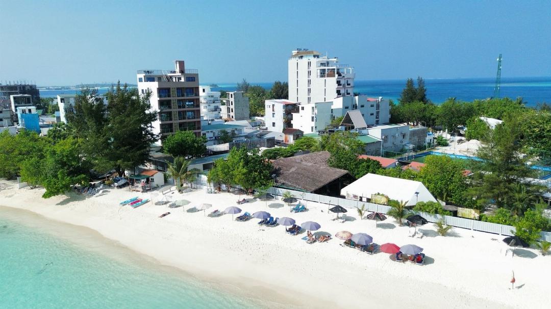 AIMI Beach Hotel 8/64