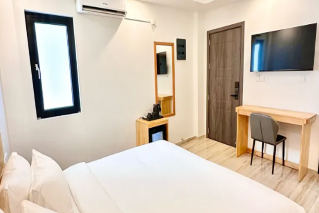 AIMI Beach Hotel 24/64