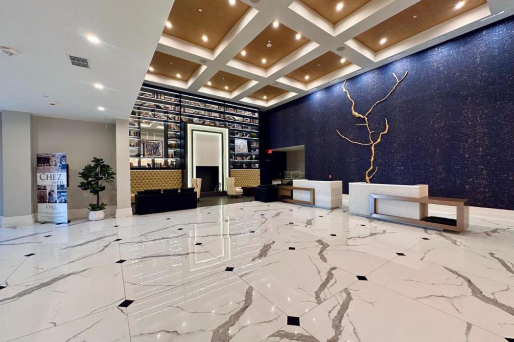 Chez Hotel Arlington Heights image