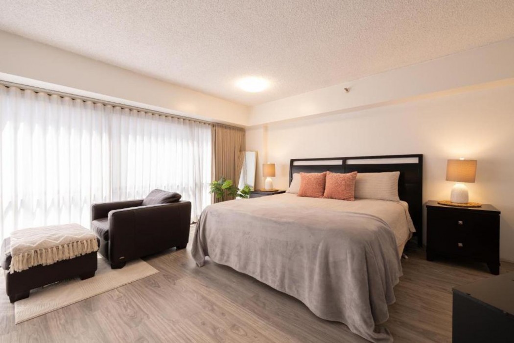 Room at Bishop Suites At The Executive Centre, HONOLULU - HI