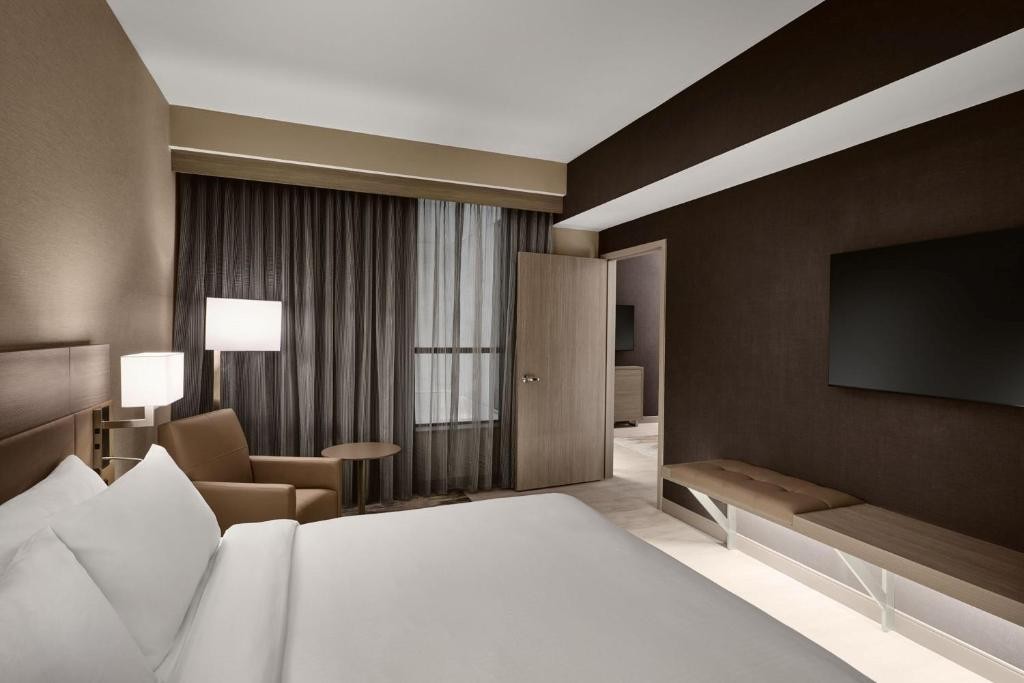 AC Hotel by Marriott Kansas City Downtown 4/17