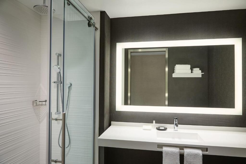AC Hotel by Marriott Kansas City Downtown 16/17
