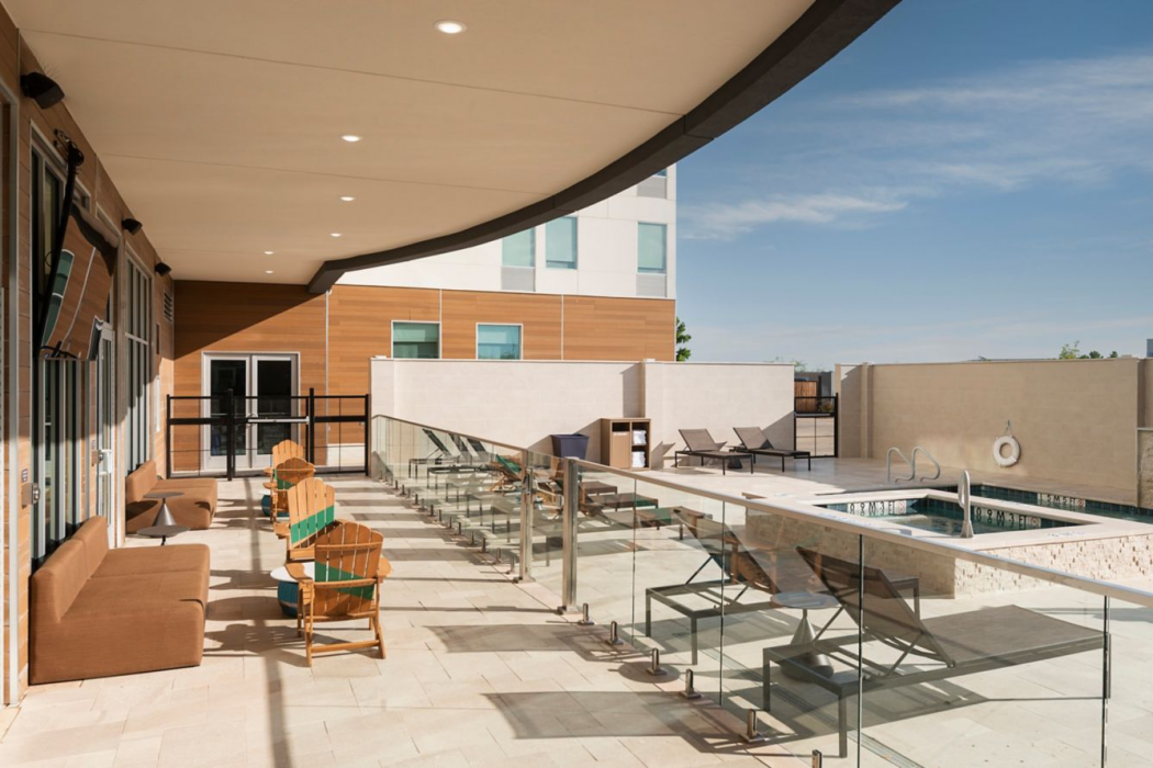 Aloft DFW Airport North 24/44