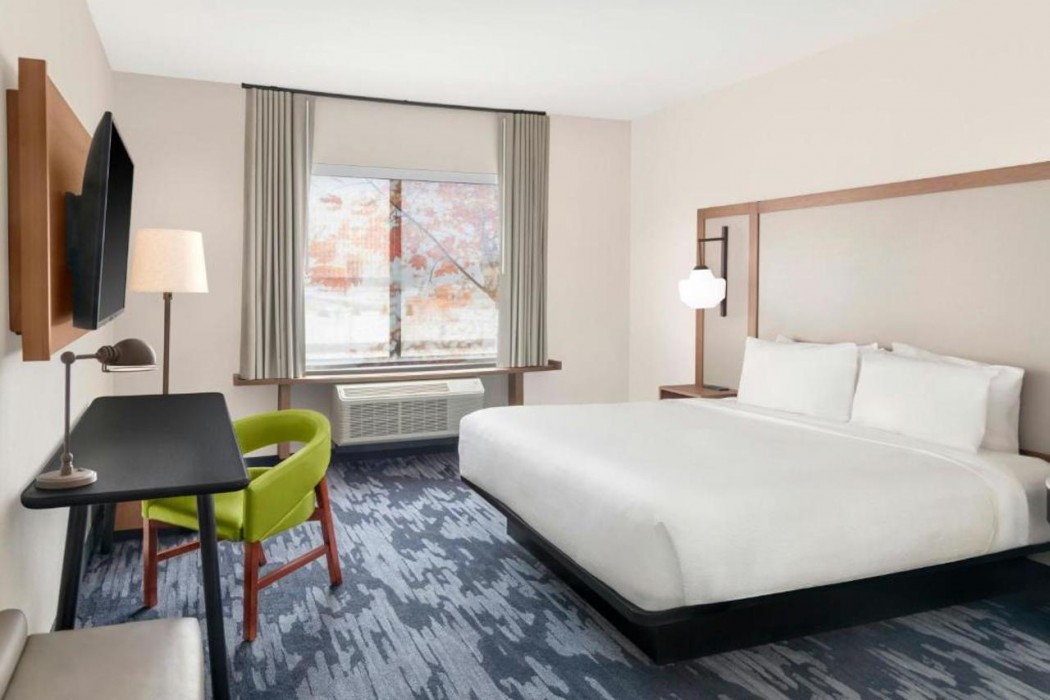 Fairfield Inn & Suites by Marriott Detroit Taylor 8/36