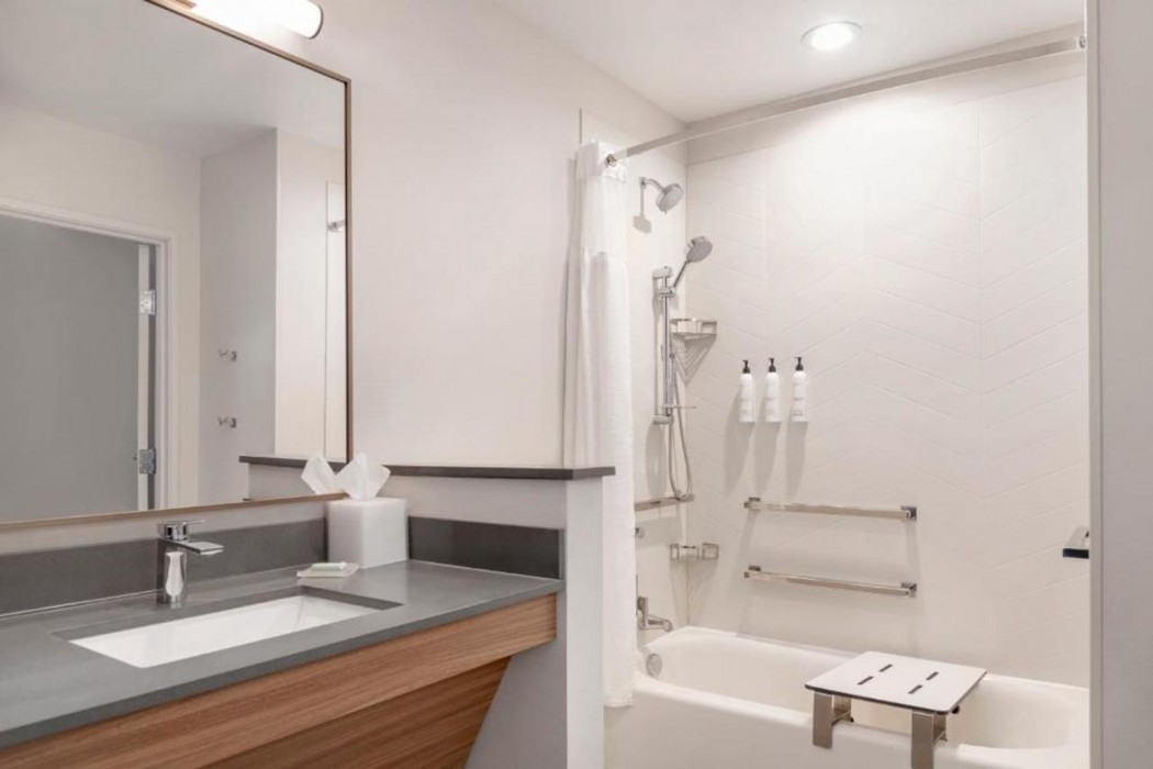 Fairfield Inn & Suites by Marriott Detroit Taylor 10/36