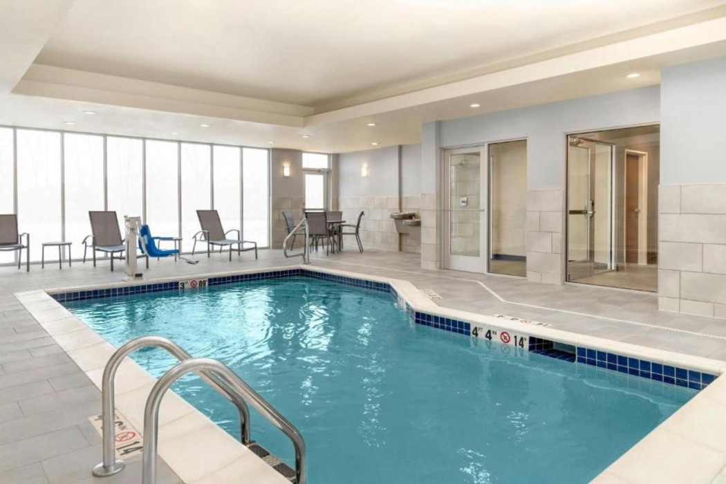 Fairfield Inn & Suites by Marriott Detroit Taylor 22/36