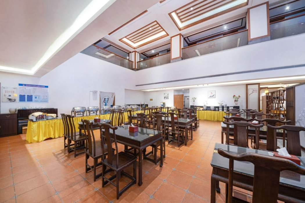 Heyuan Bavarian Manor Argyle Resort and Austere Bodhi Hotel 7/10