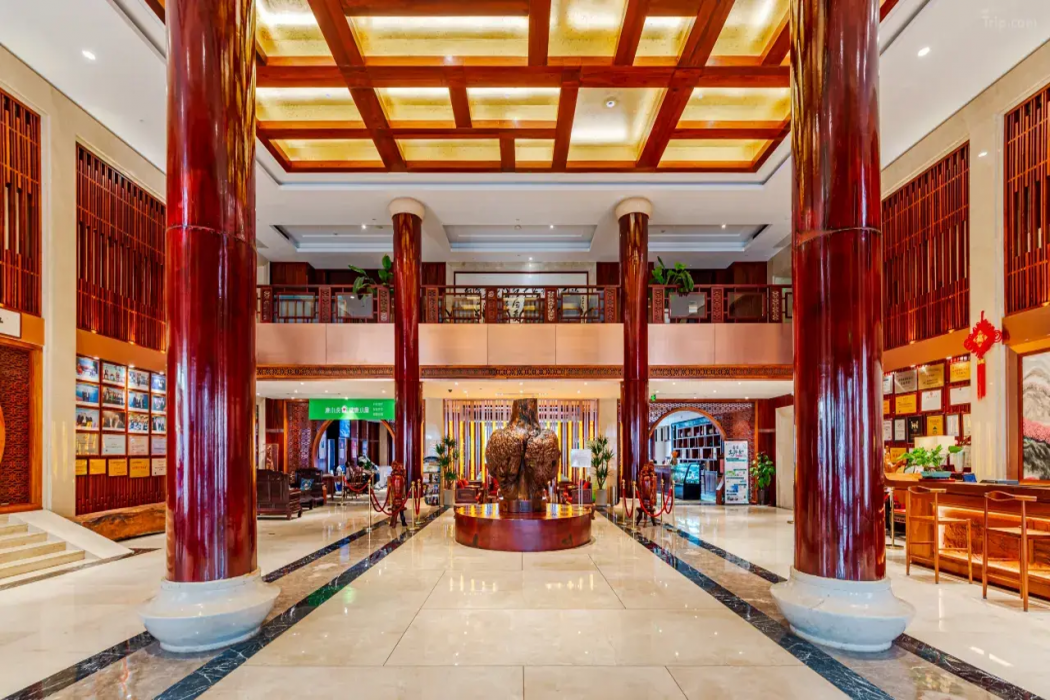 Huzhou Redwood Room Hotel (Taihu Moon Plaza) 10/35