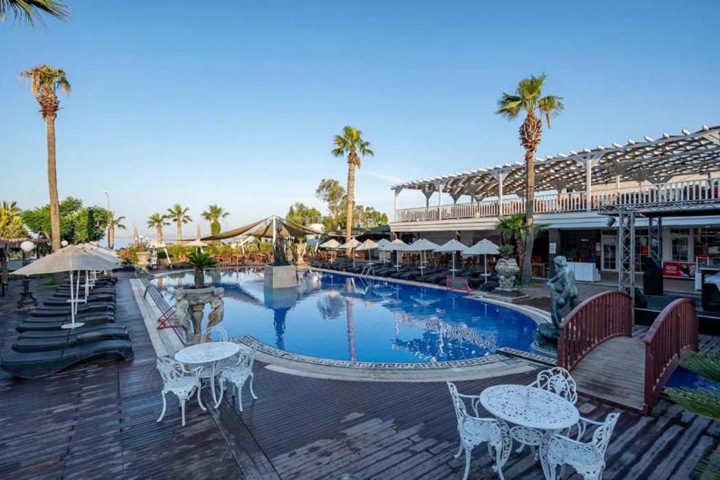 Golden Beach Resort Spa 40/72