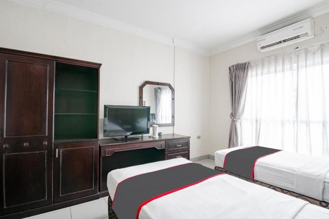 Collection O Senapelan Near Rsud Petala Bumi Formerly De Town Hotel 12/54