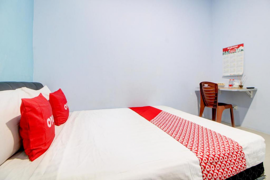 Hotel O Alun-Alun Purwokerto Near Gor Satria Purwokerto Formerly Guest House Blessing 16/32