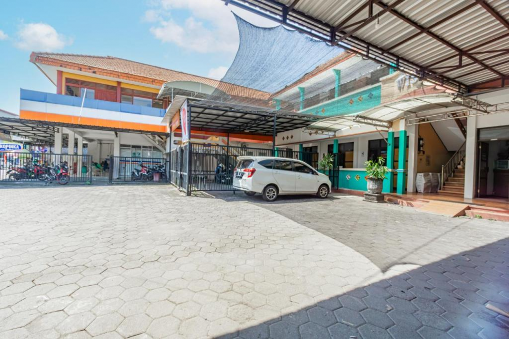 Hotel O Central Madiun Near Stasiun Kota Madiun in MADIUN