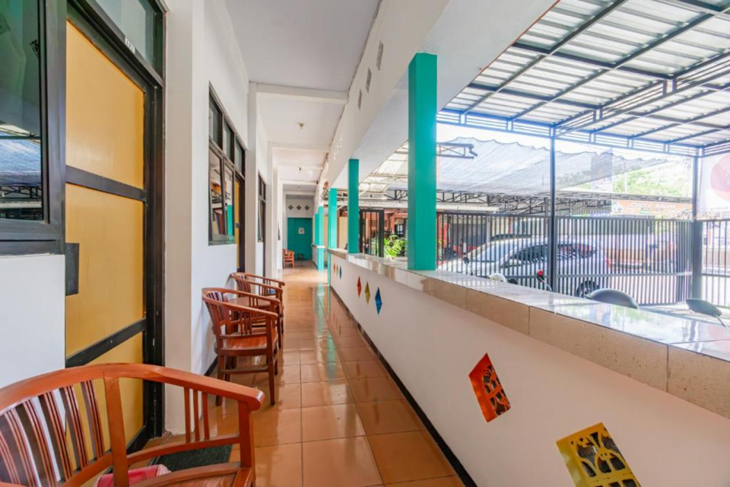 Hotel O Central Madiun Near Stasiun Kota Madiun 18/36