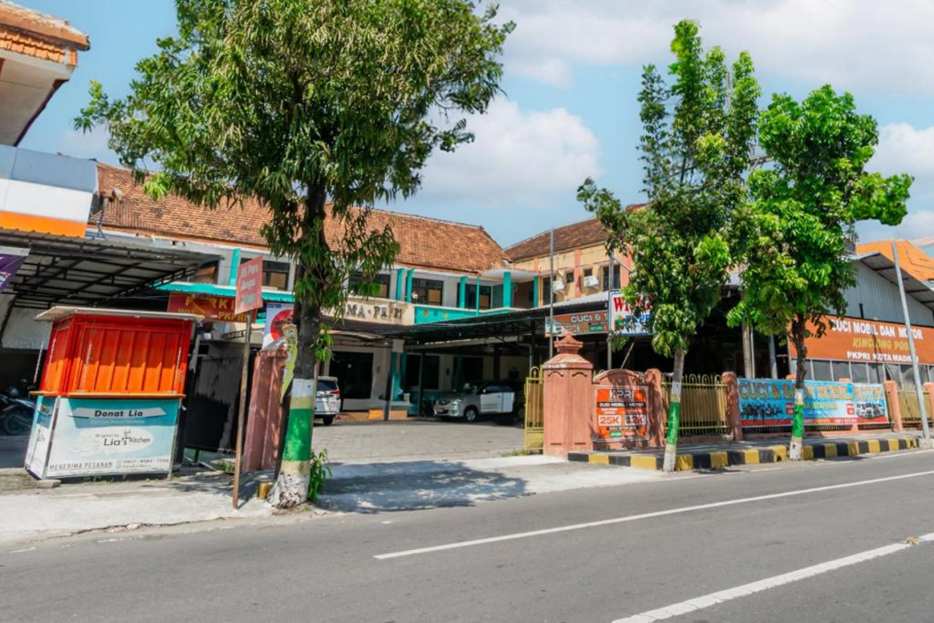 Hotel O Central Madiun Near Stasiun Kota Madiun in MADIUN