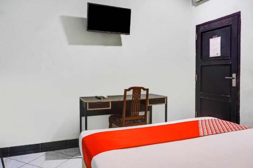 Hotel O Makassar near Mall Panakukkang formerly Sayang Home Stay 12/29