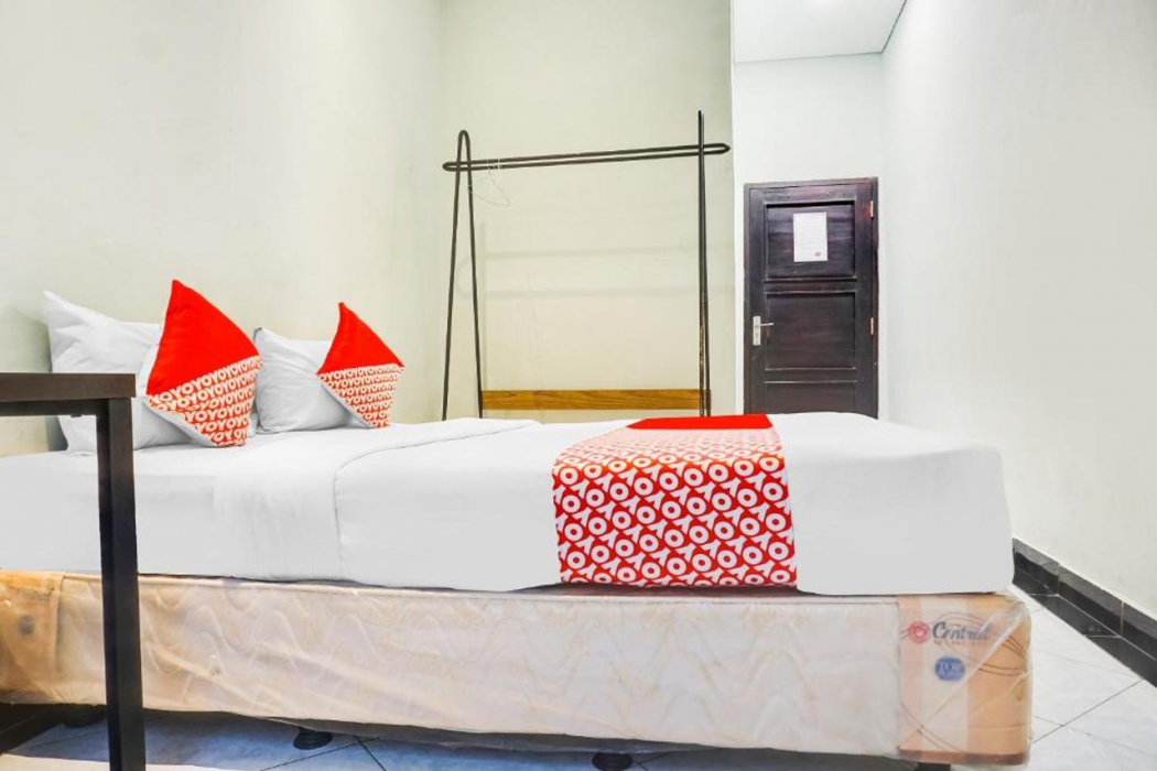Hotel O Makassar near Mall Panakukkang formerly Sayang Home Stay 14/29