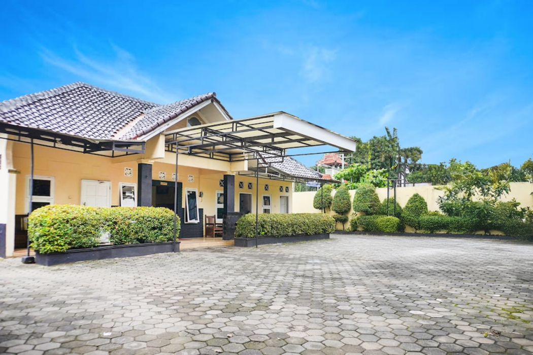 Hotel O Pekalongan Near Pasar Batik Setono Formerly Hotel Puspa Indah in PEKALONGAN