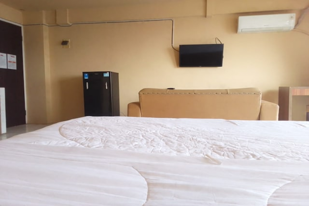 Collection O Bekasi Kota Near Lrt Bekasi Formerly Apartment Mutiara Bekasi 6/15