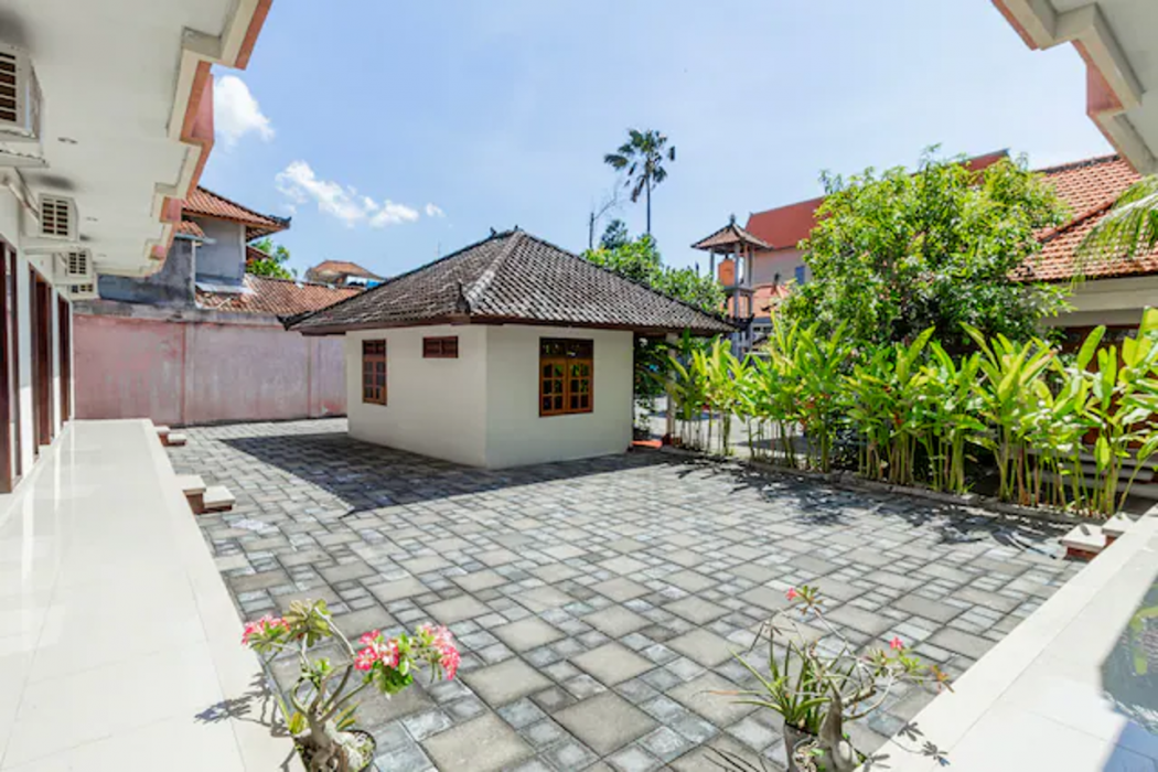 Collection O Near Seminyak Beach Formerly The Kumpi Hotel 14/34