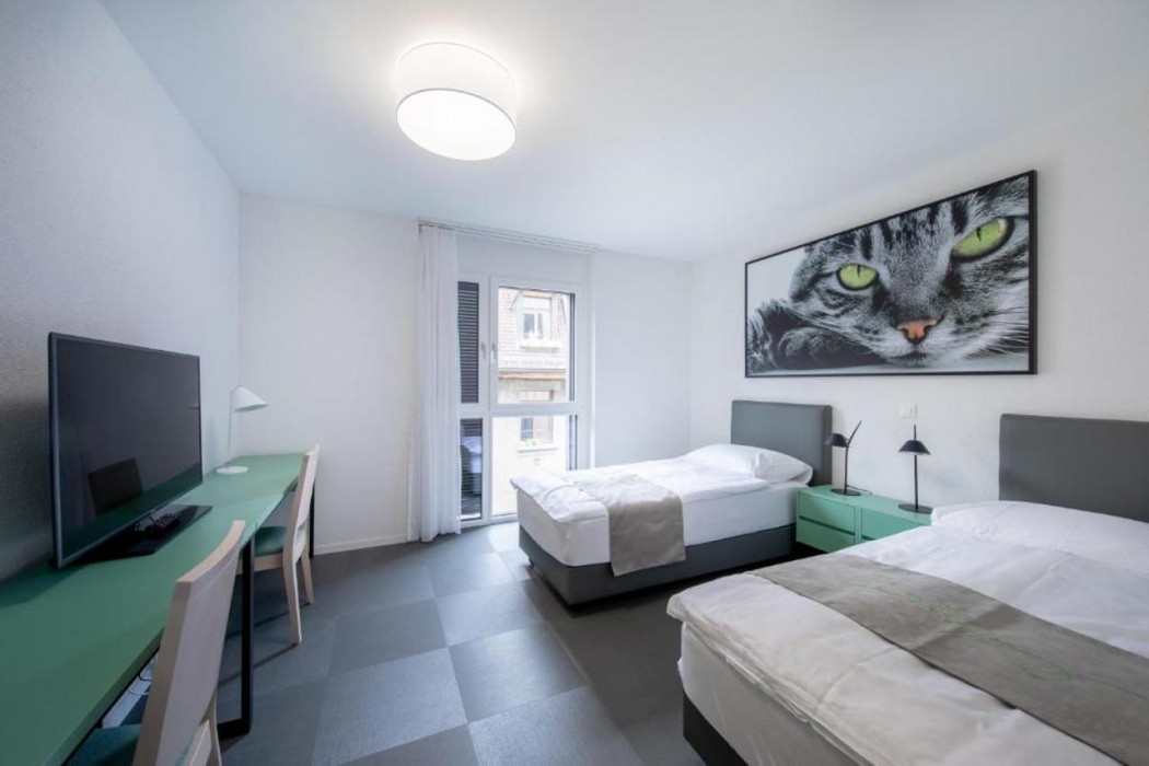 The Freddie Mercury Hotel 25/57