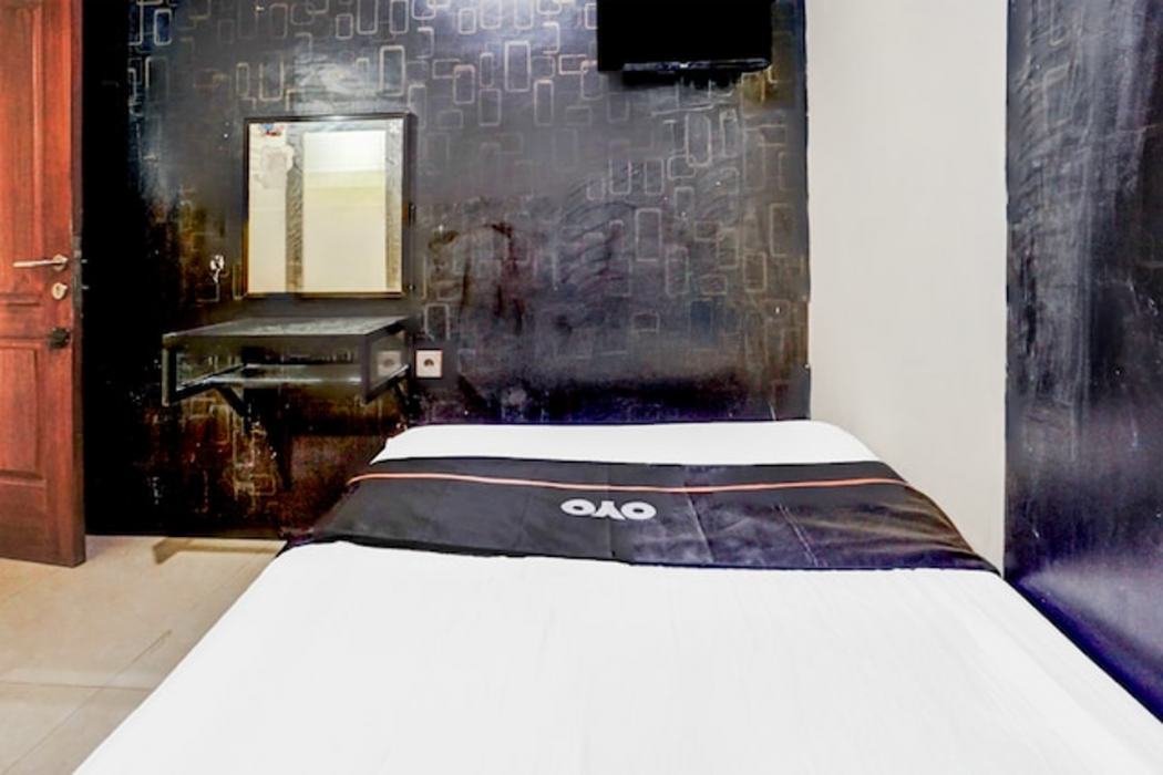 Hotel O Surabaya near Universitas Airlangga formerly Kertajaya Residence Surabaya 9/27