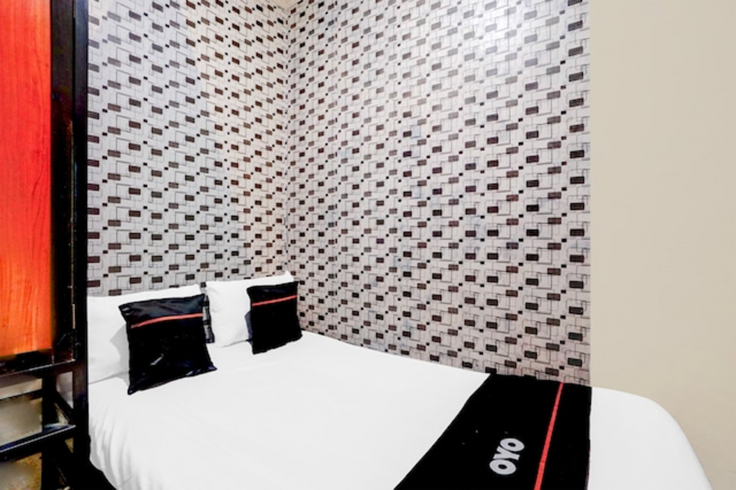 Hotel O Surabaya near Universitas Airlangga formerly Kertajaya Residence Surabaya 13/27