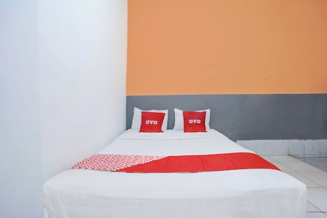Room at Hotel O Tegalsari Near Tunjungan Plaza, SURABAYA