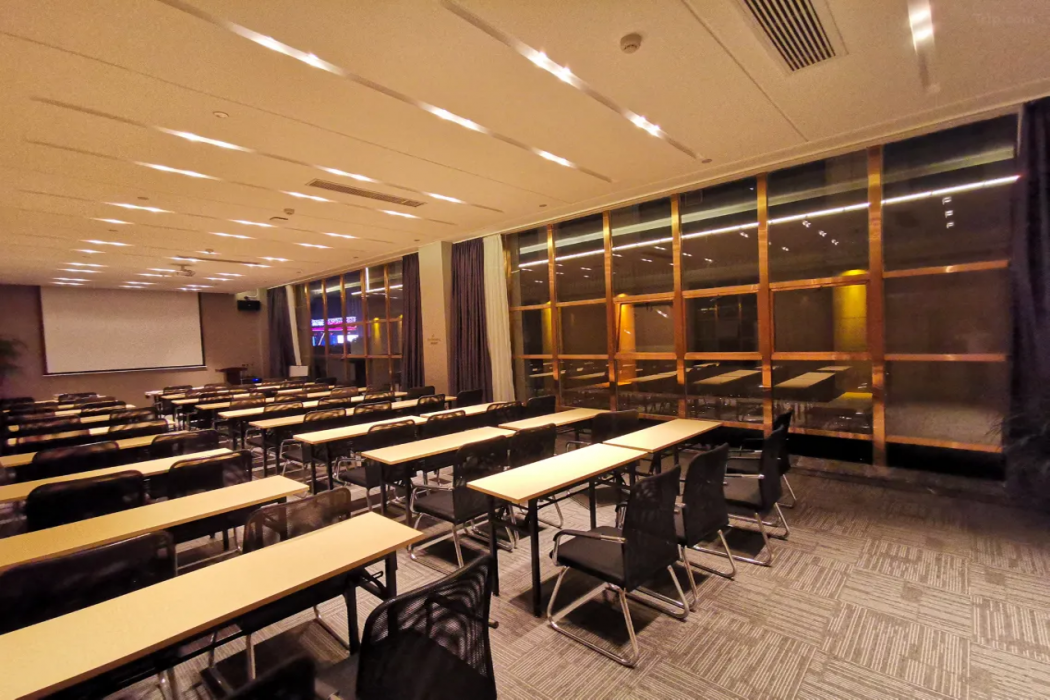 Lavande Hotel (Wuxi East Railway Station) 50/70