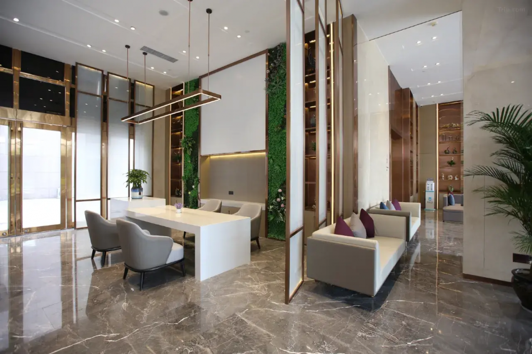 Lavande Hotel (Wuxi East Railway Station) 56/70