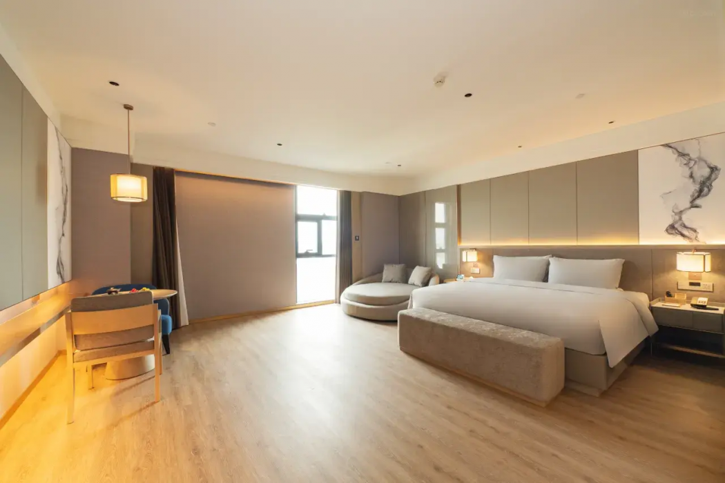 RENJOY Hotel Shanghai Huayi 6/18