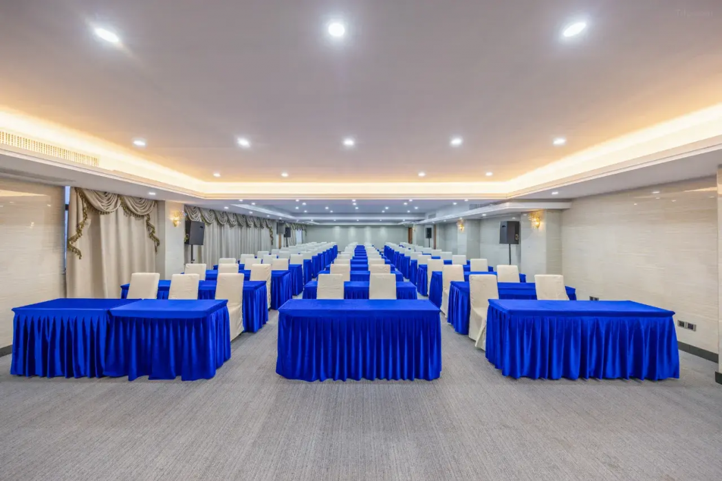 Jinjiang Metropolo Hotel (Zhuhai Gongbei Port International Convention and Exhibition Center) 12/16