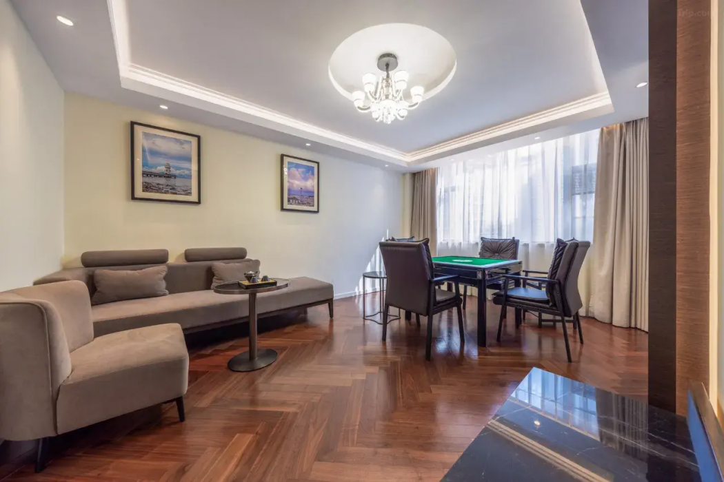 Jinjiang Metropolo Hotel (Zhuhai Gongbei Port International Convention and Exhibition Center) 15/16