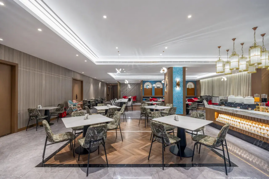 Jinjiang Metropolo Hotel (Zhuhai Gongbei Port International Convention and Exhibition Center) 11/16