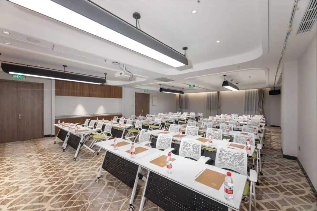 Jinjiang Metropolo Hotel (Ningbo Yinzhou Impression City Qianhu North Road Subway Station Store) 19/21