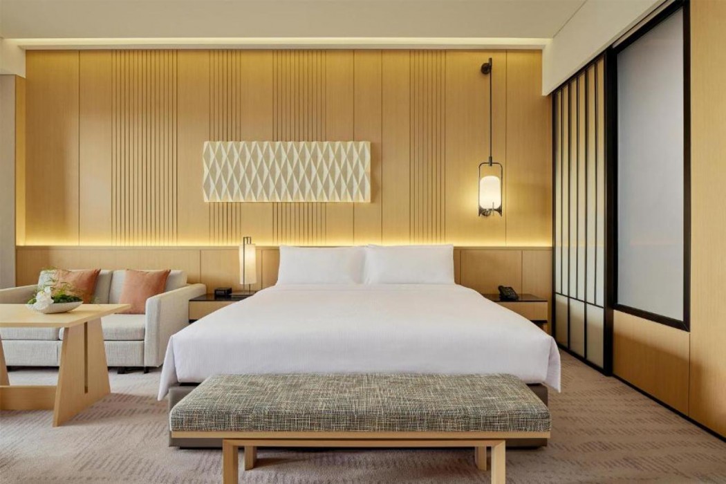 Secan Hotel Qingdao, Curio Collection by Hilton 13/37